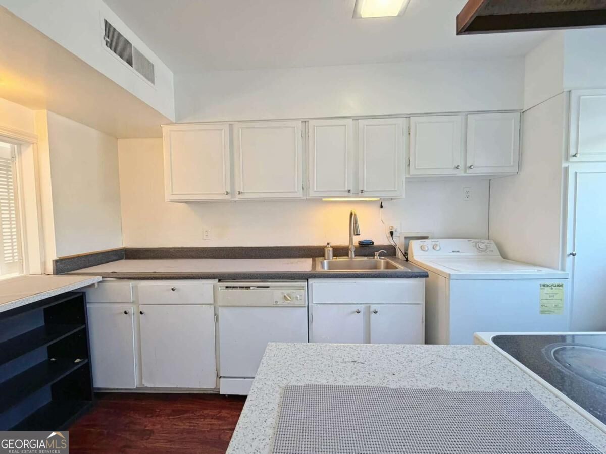 3079 Colonial Way # B Property Photo 11