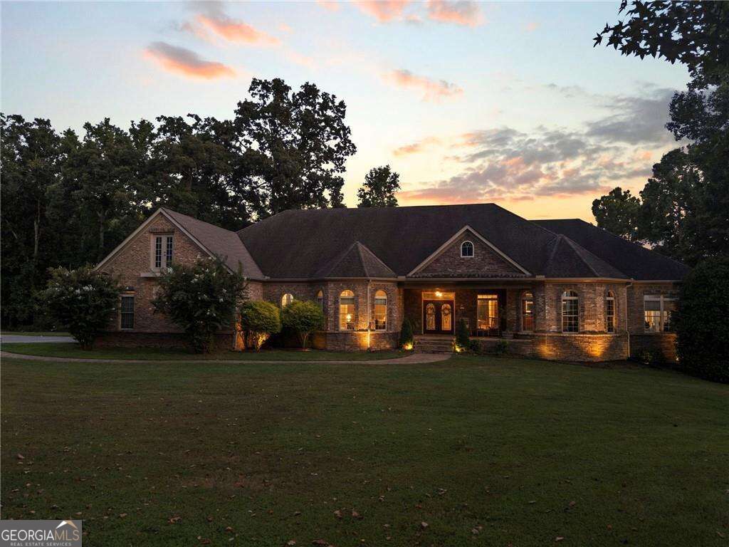 456 E Valley Road Ne Property Photo 1