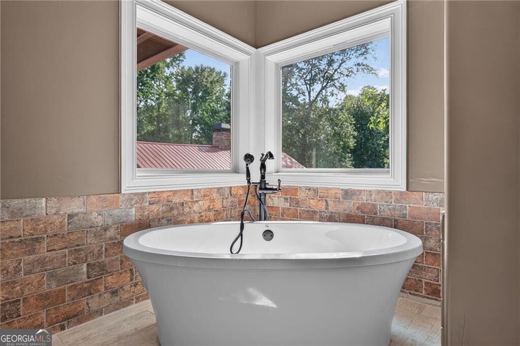 456 E Valley Road Ne Property Photo 26