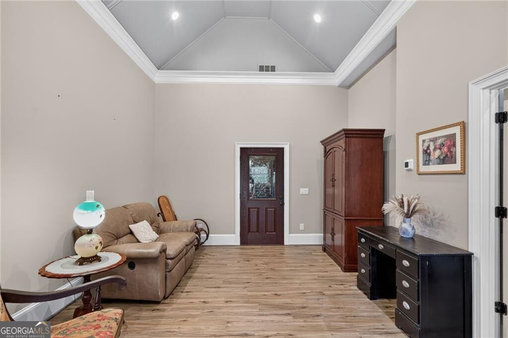 456 E Valley Road Ne Property Photo 49