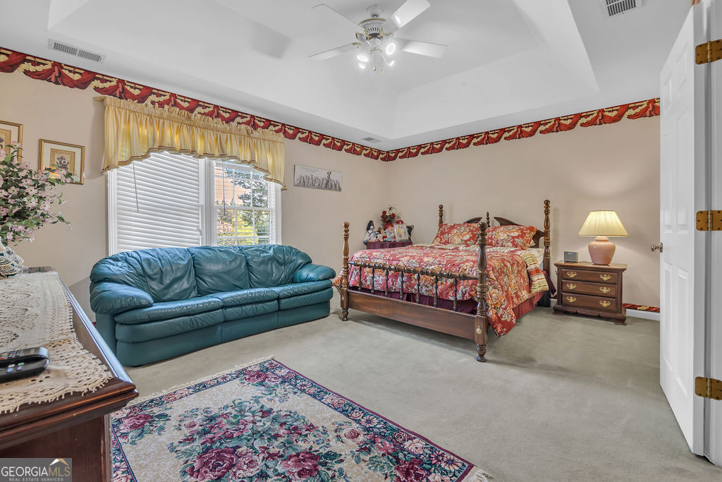 3129 Pier I Property Photo 6