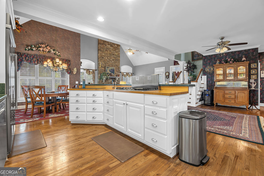3129 Pier I Property Photo 27