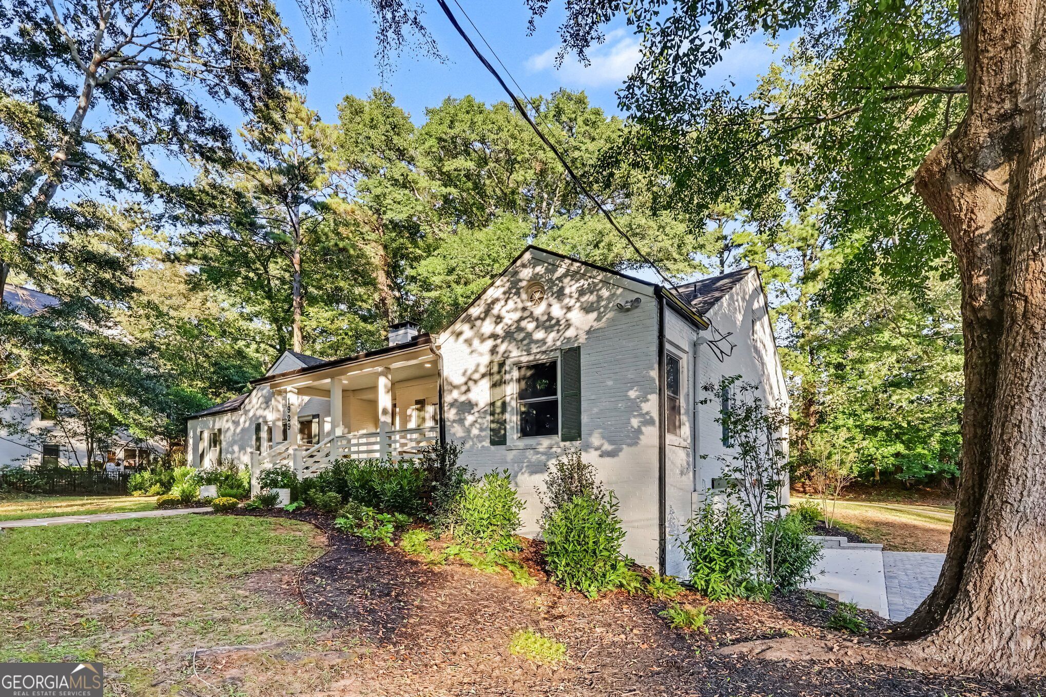1929 Lenox Road Ne Property Photo 2