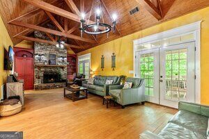 357 Shady Creek Trail Property Photo 18