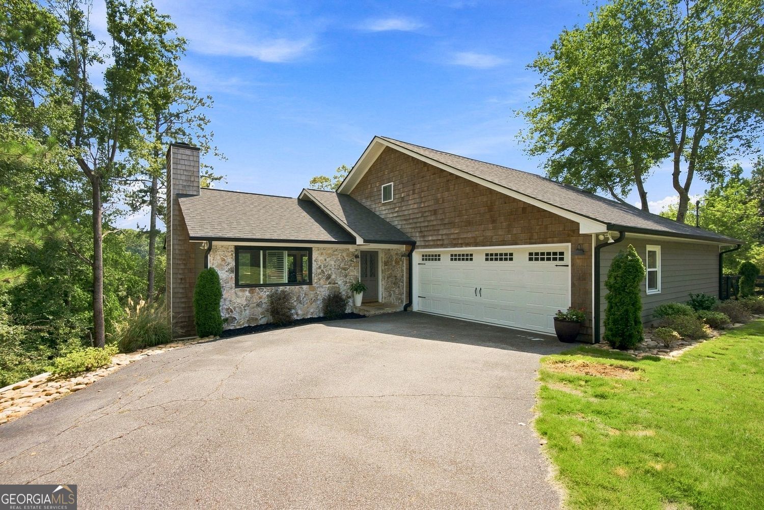 8915 Bay Lane Property Photo 3
