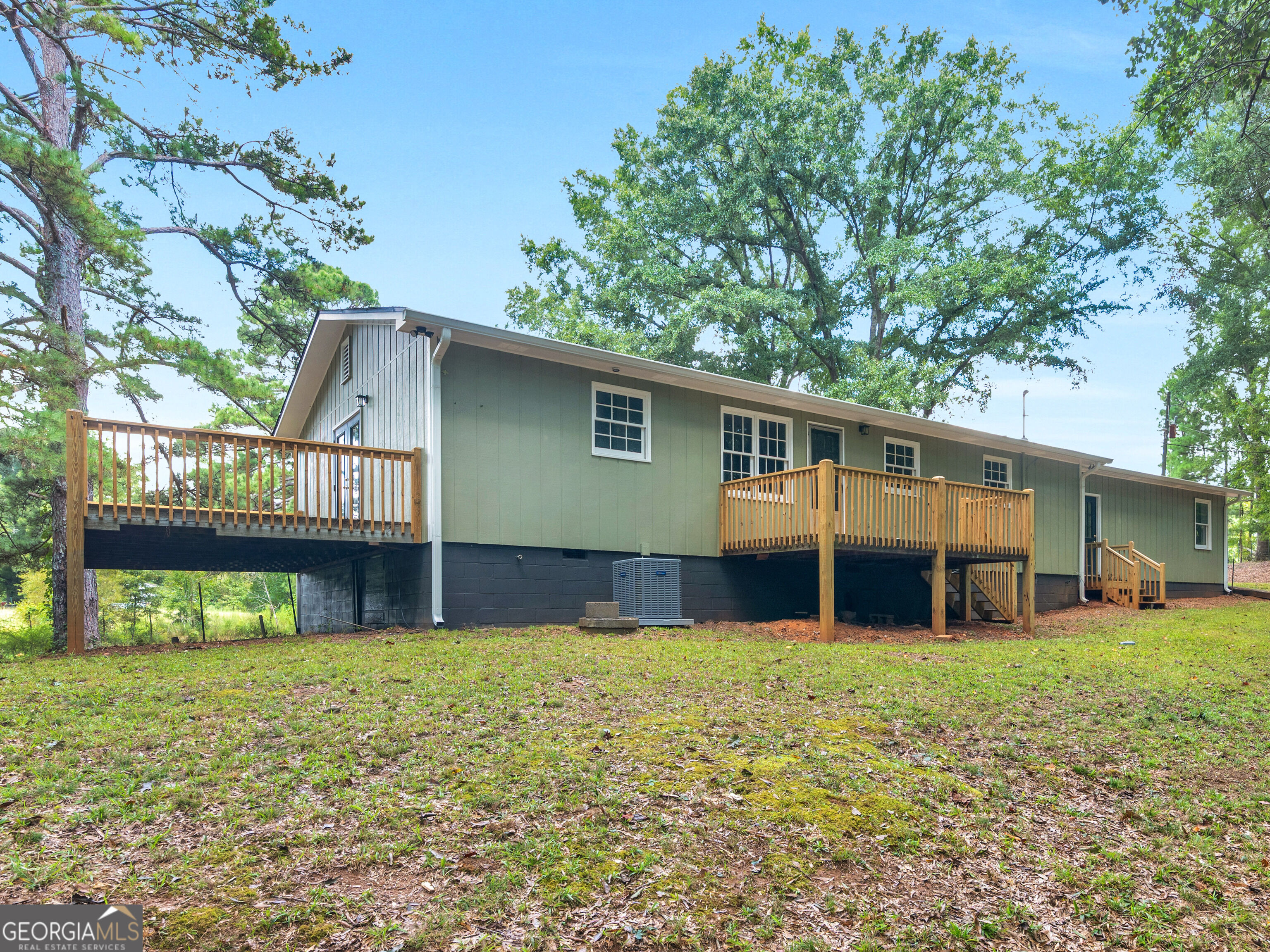 2172 Garner Road Property Photo 3