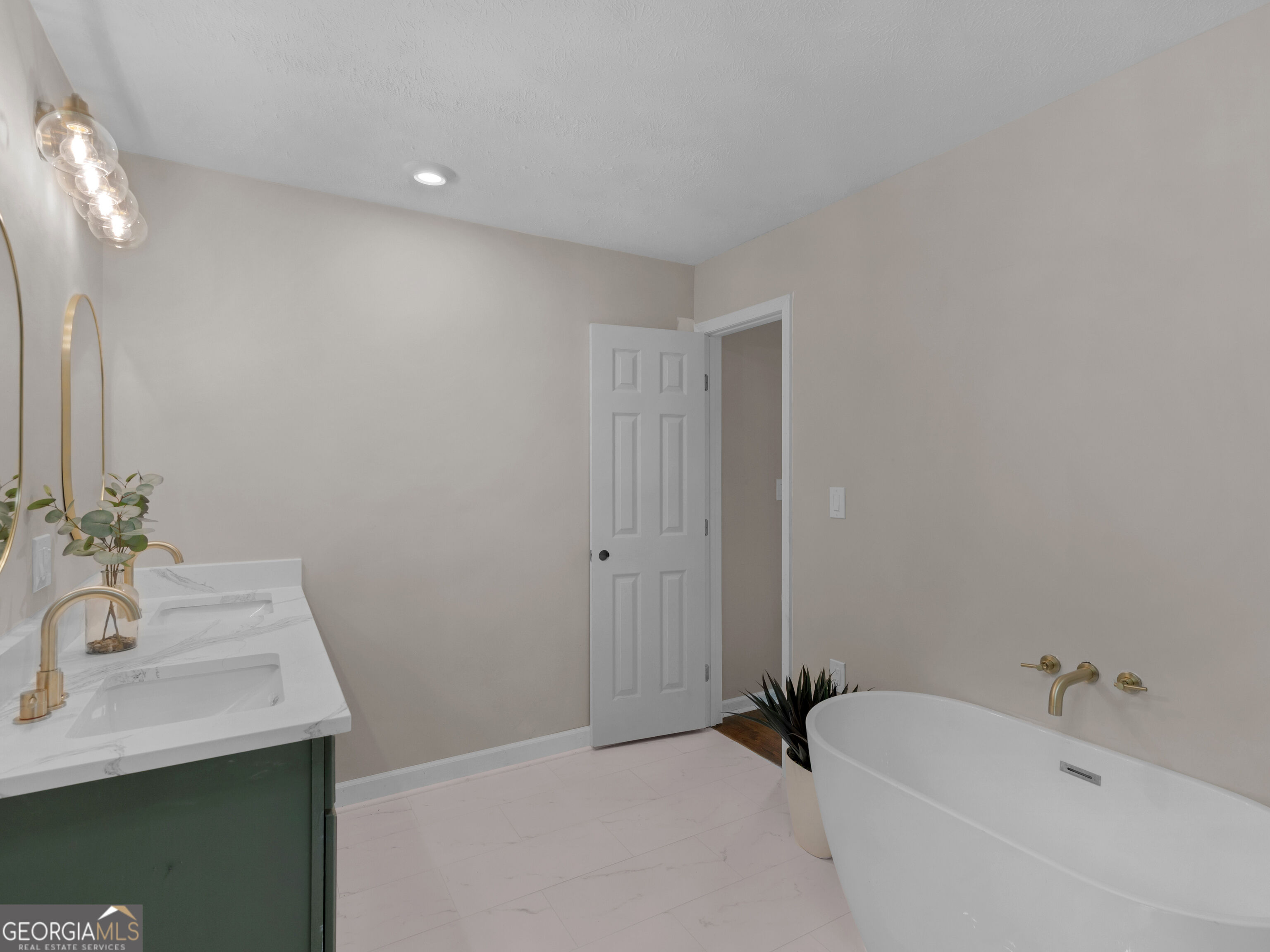 2172 Garner Road Property Photo 22