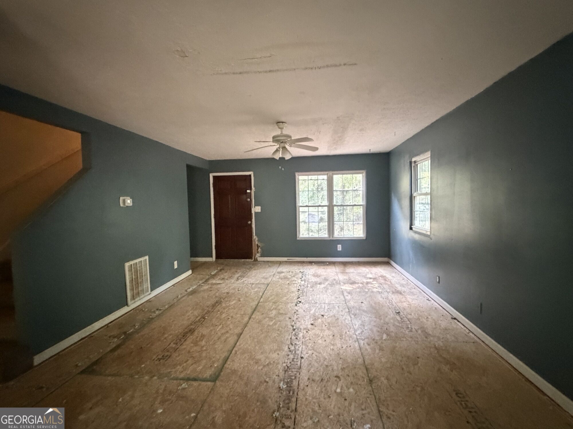 175 Collins Road Property Photo 4
