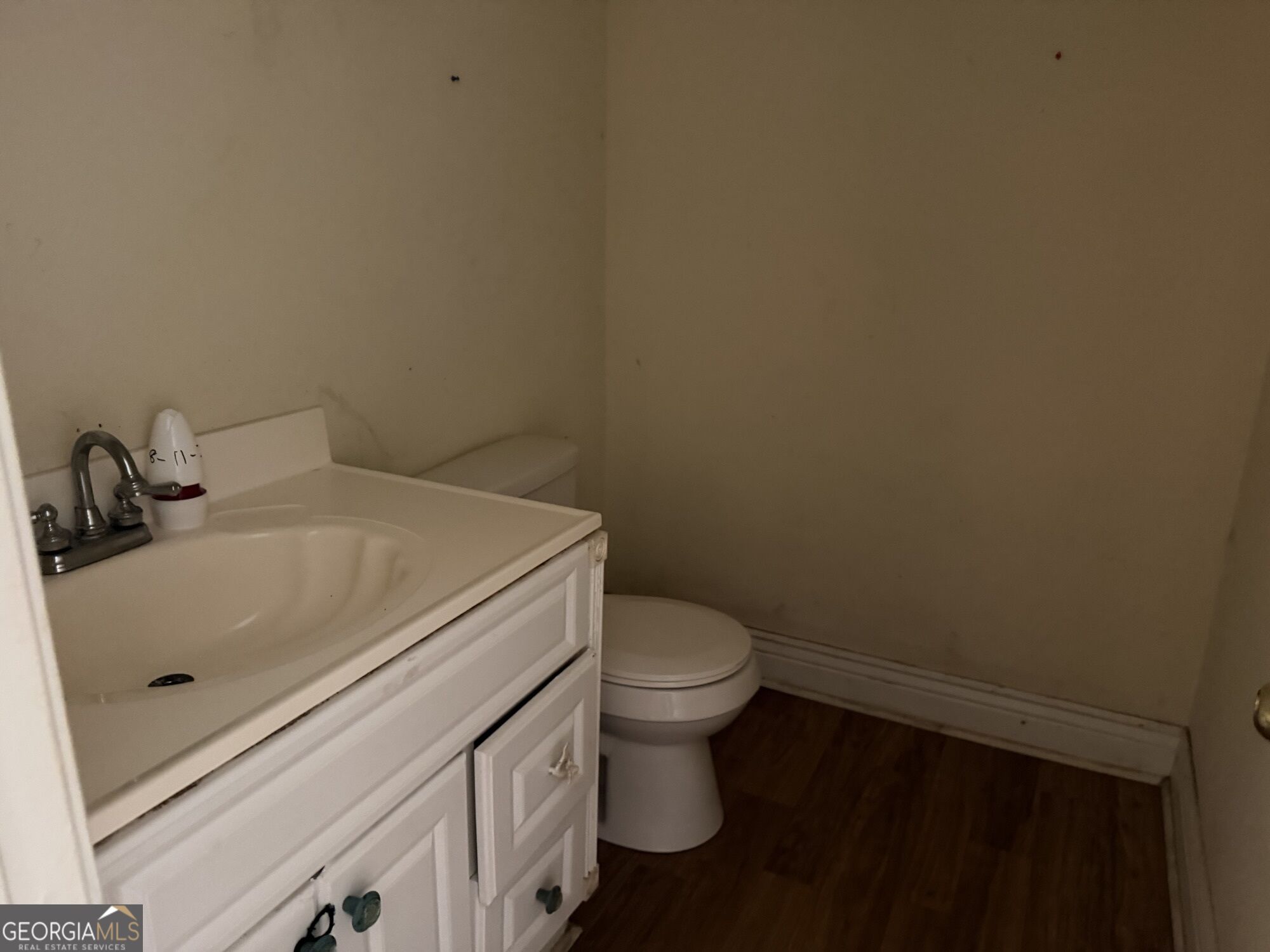 175 Collins Road Property Photo 8