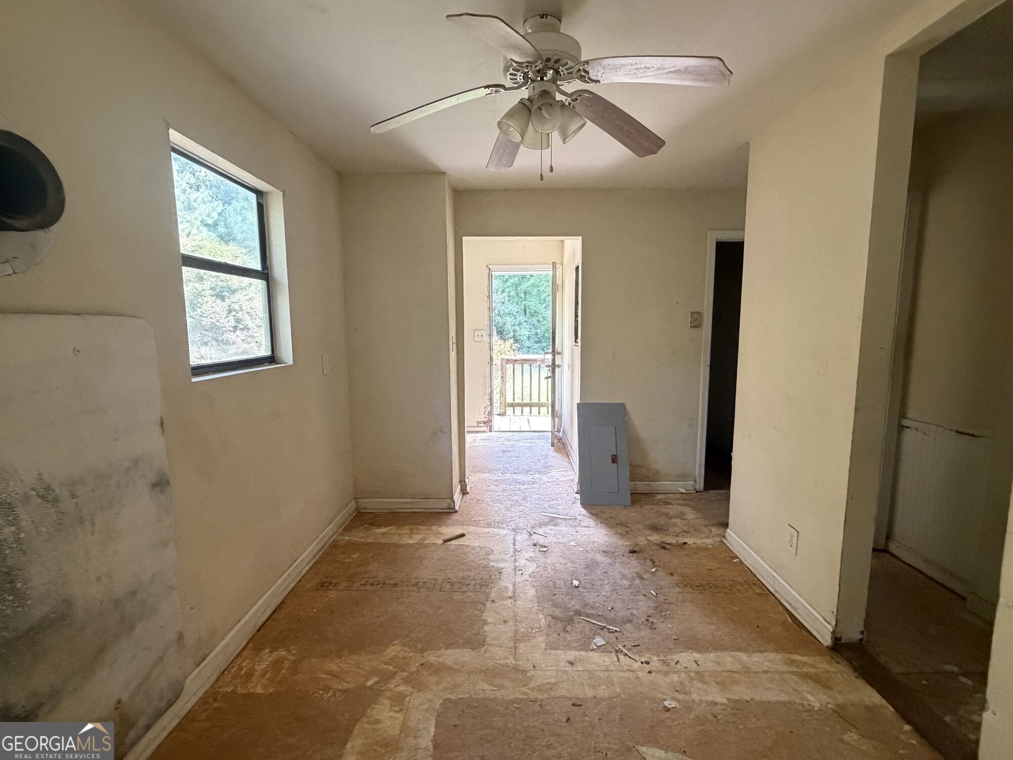 175 Collins Road Property Photo 10