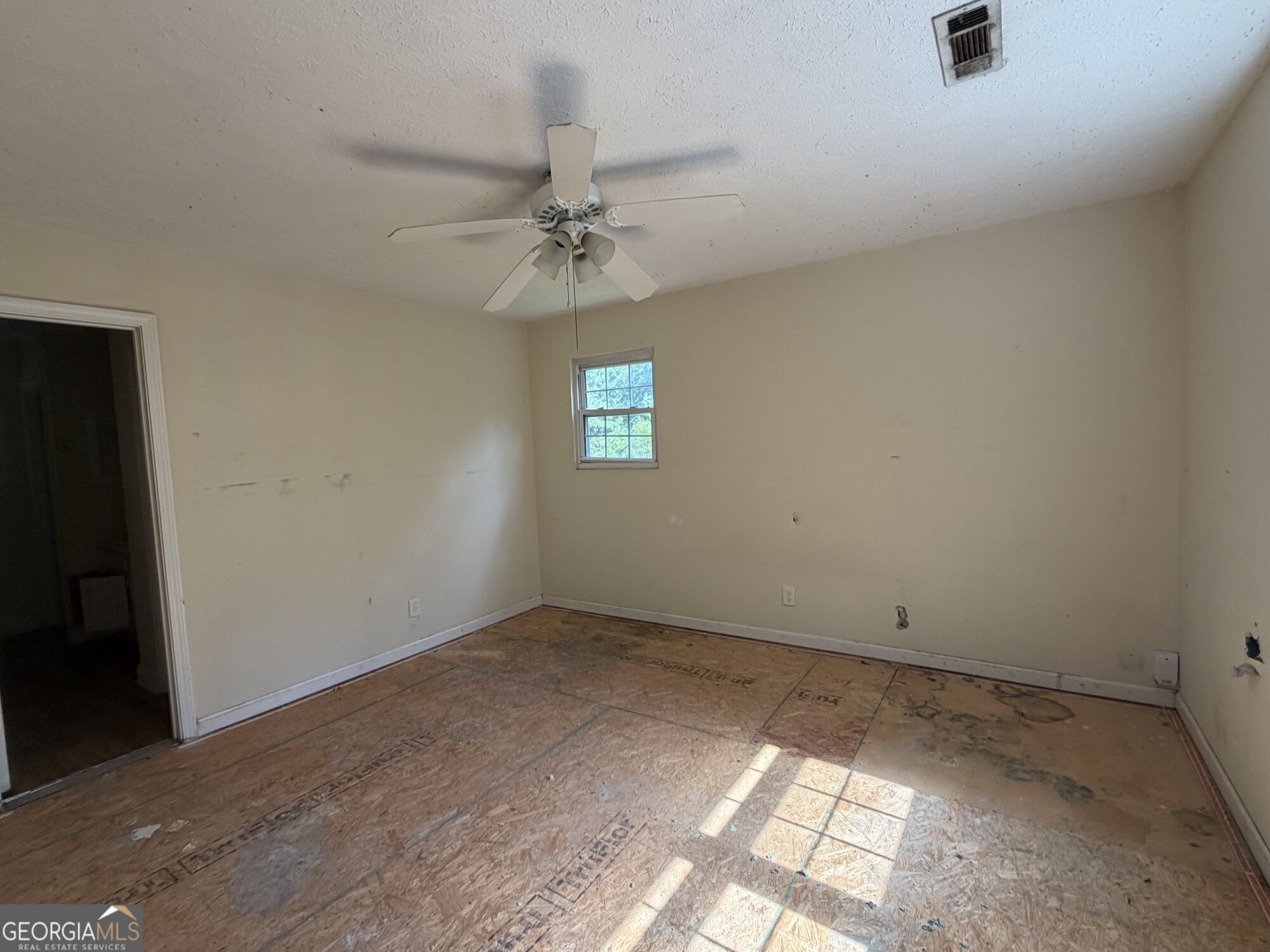 175 Collins Road Property Photo 14