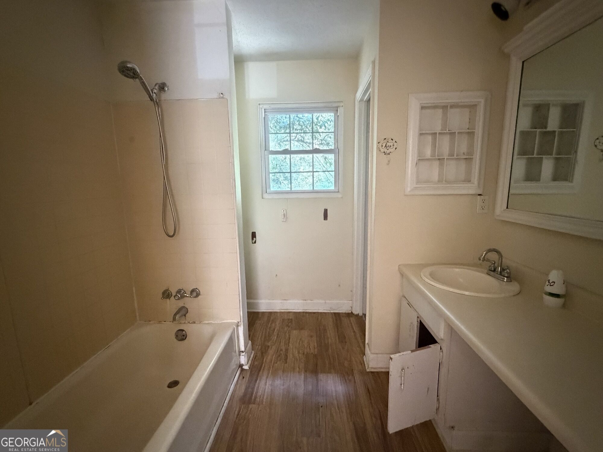175 Collins Road Property Photo 15
