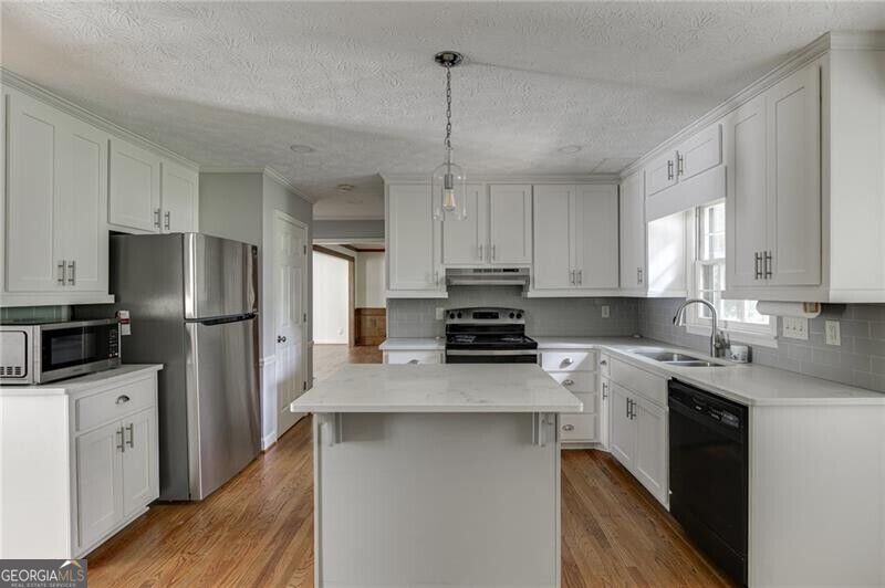 766 Chesterfield Drive Property Photo 16