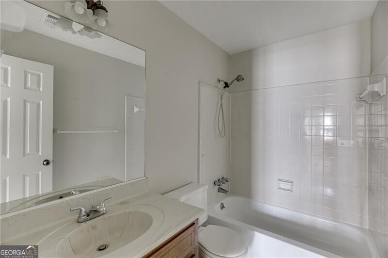 766 Chesterfield Drive Property Photo 27