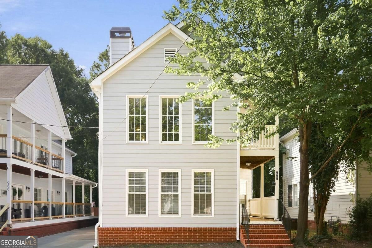 990 Lena Street NW Property Photo 1