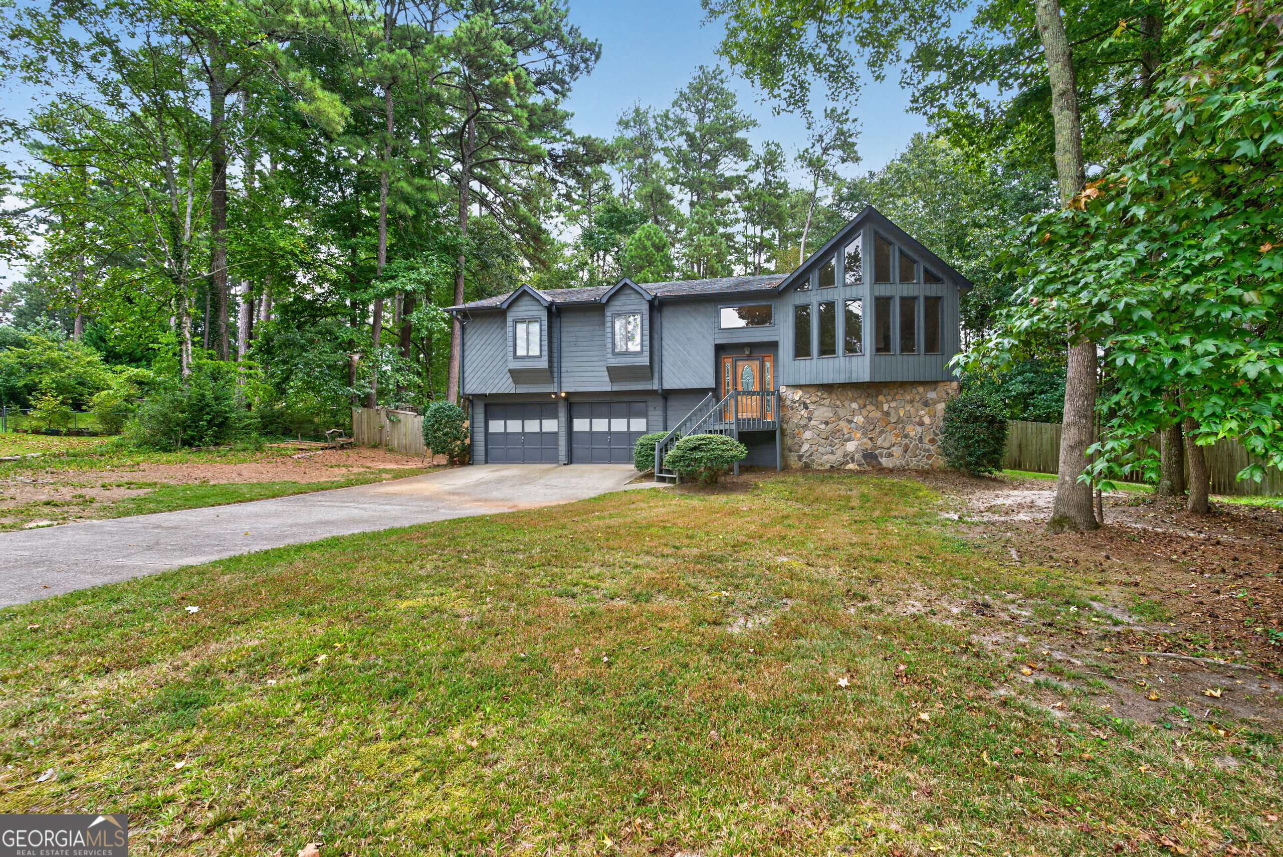15 Hinton Court Property Photo 1