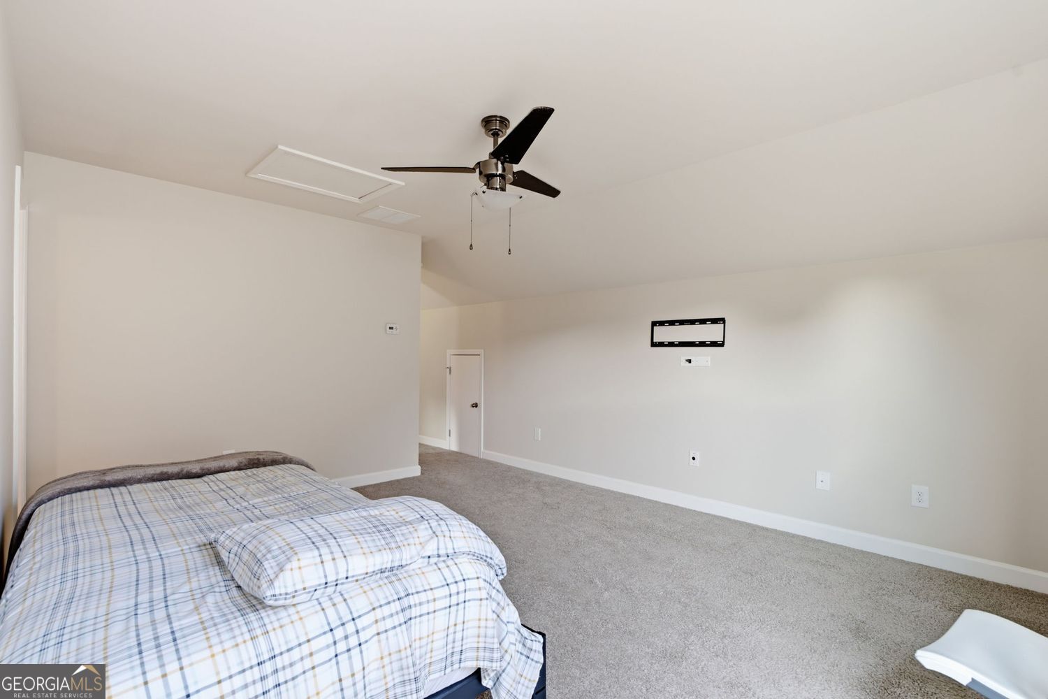 7565 Scarlet Drive Property Photo 17