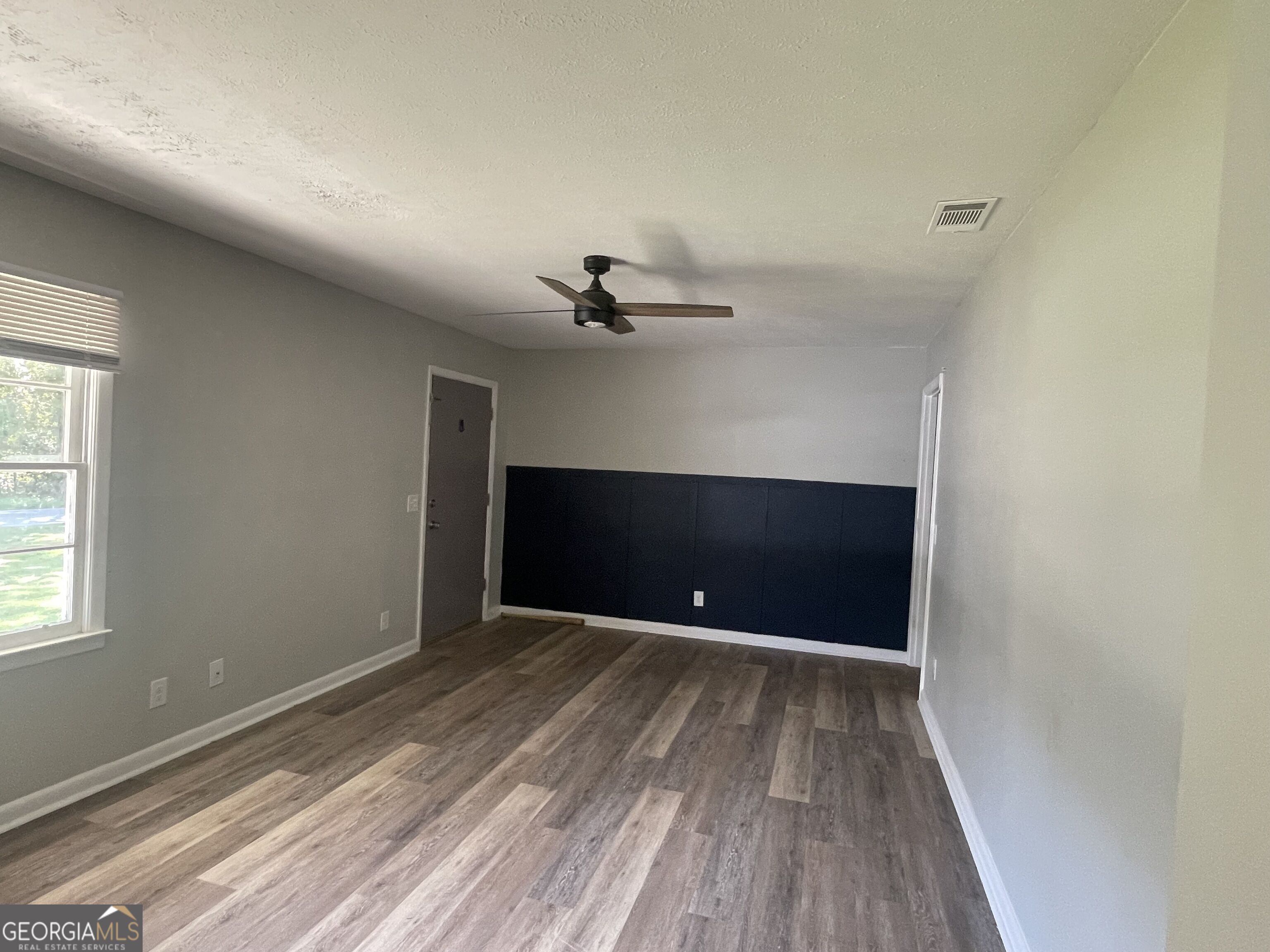 912 Jungle Road Property Photo 2