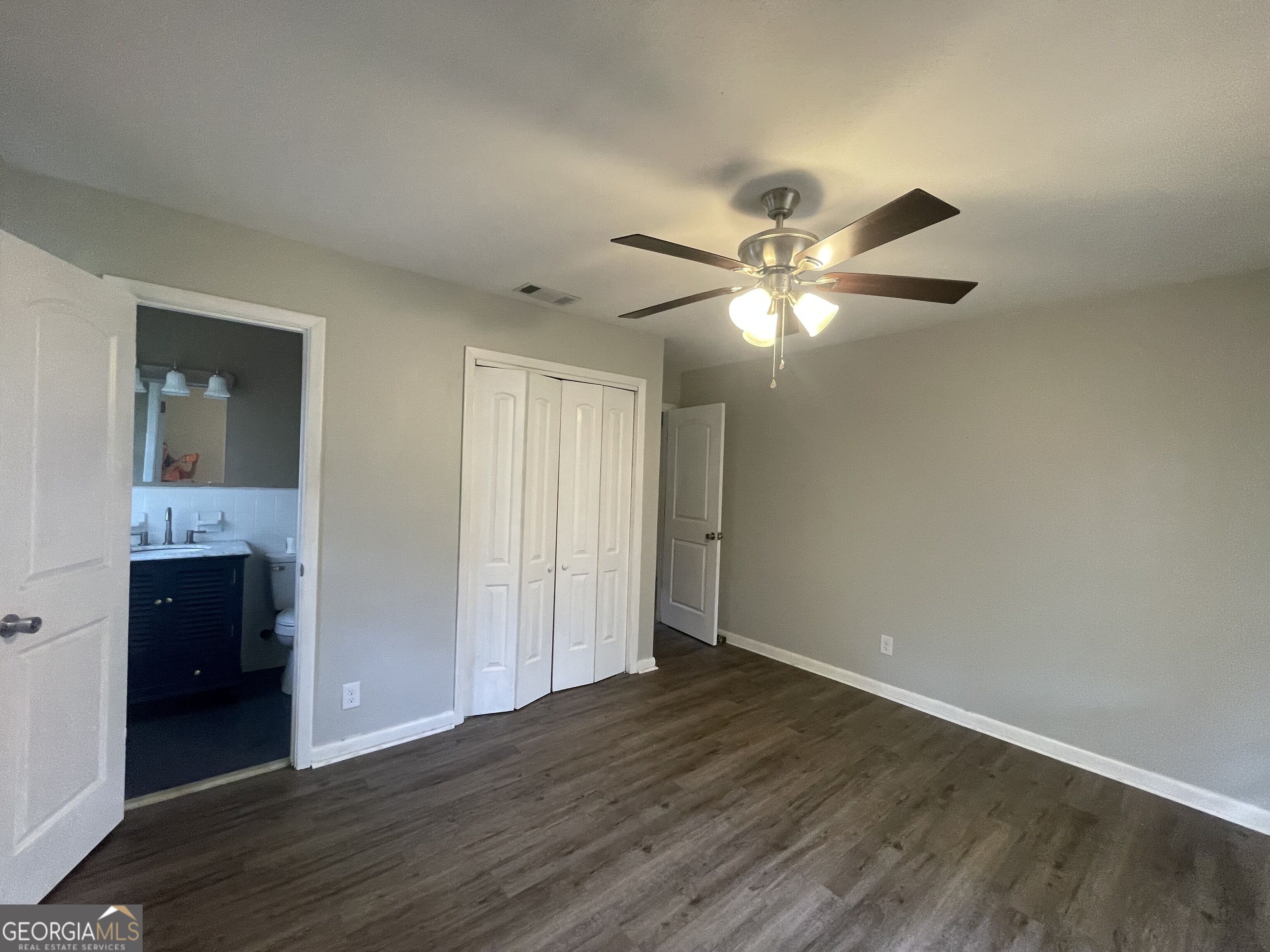 912 Jungle Road Property Photo 14