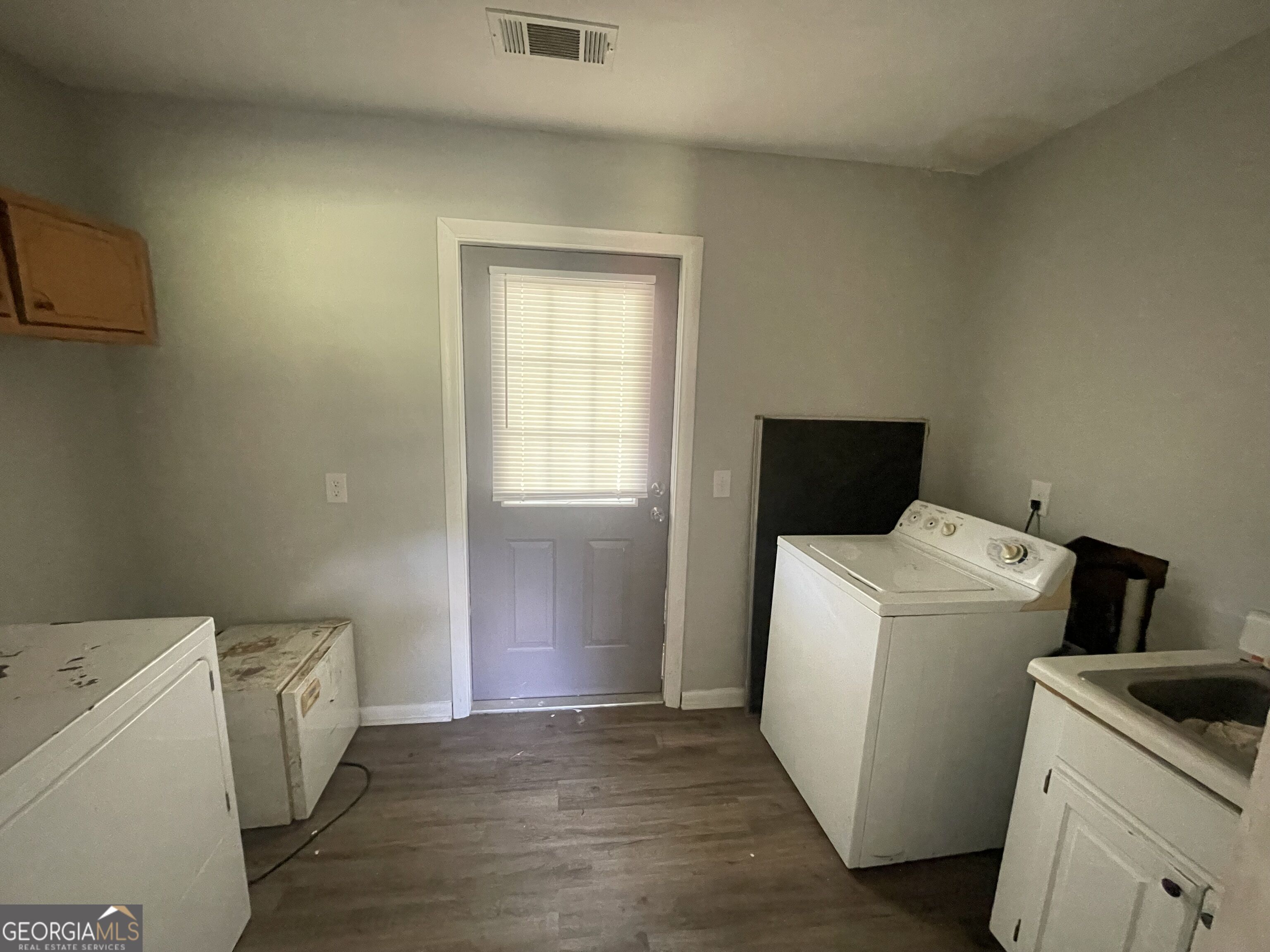 912 Jungle Road Property Photo 20