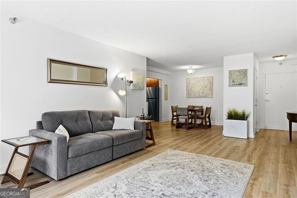 2479 Peachtree Road Ne # 303 Property Photo 3