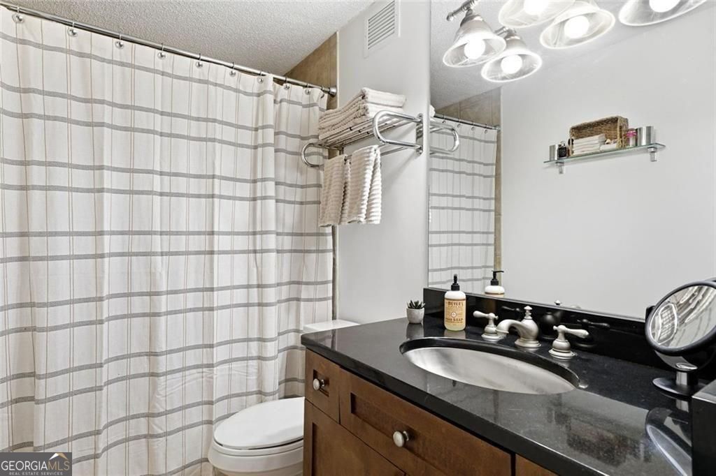 2479 Peachtree Road Ne # 303 Property Photo 6