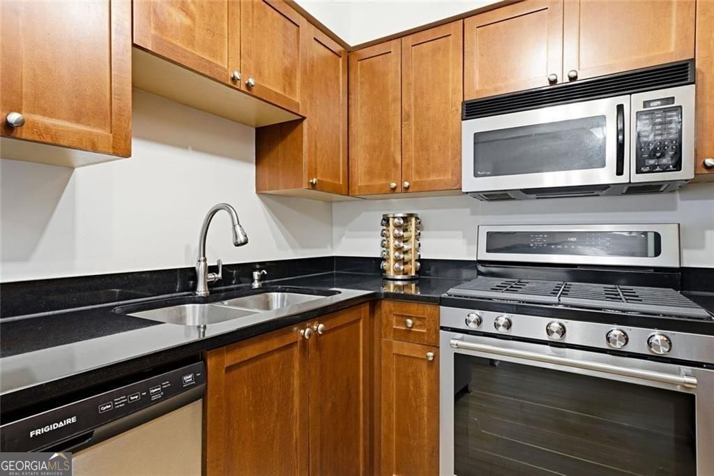 2479 Peachtree Road Ne # 303 Property Photo 25