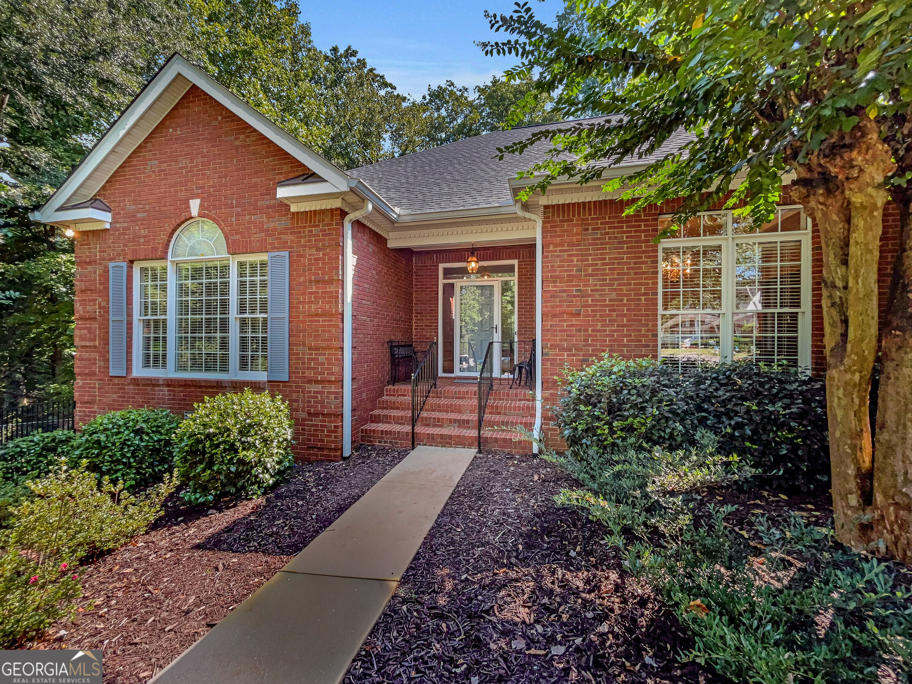 1071 Waterford Court Property Photo 2