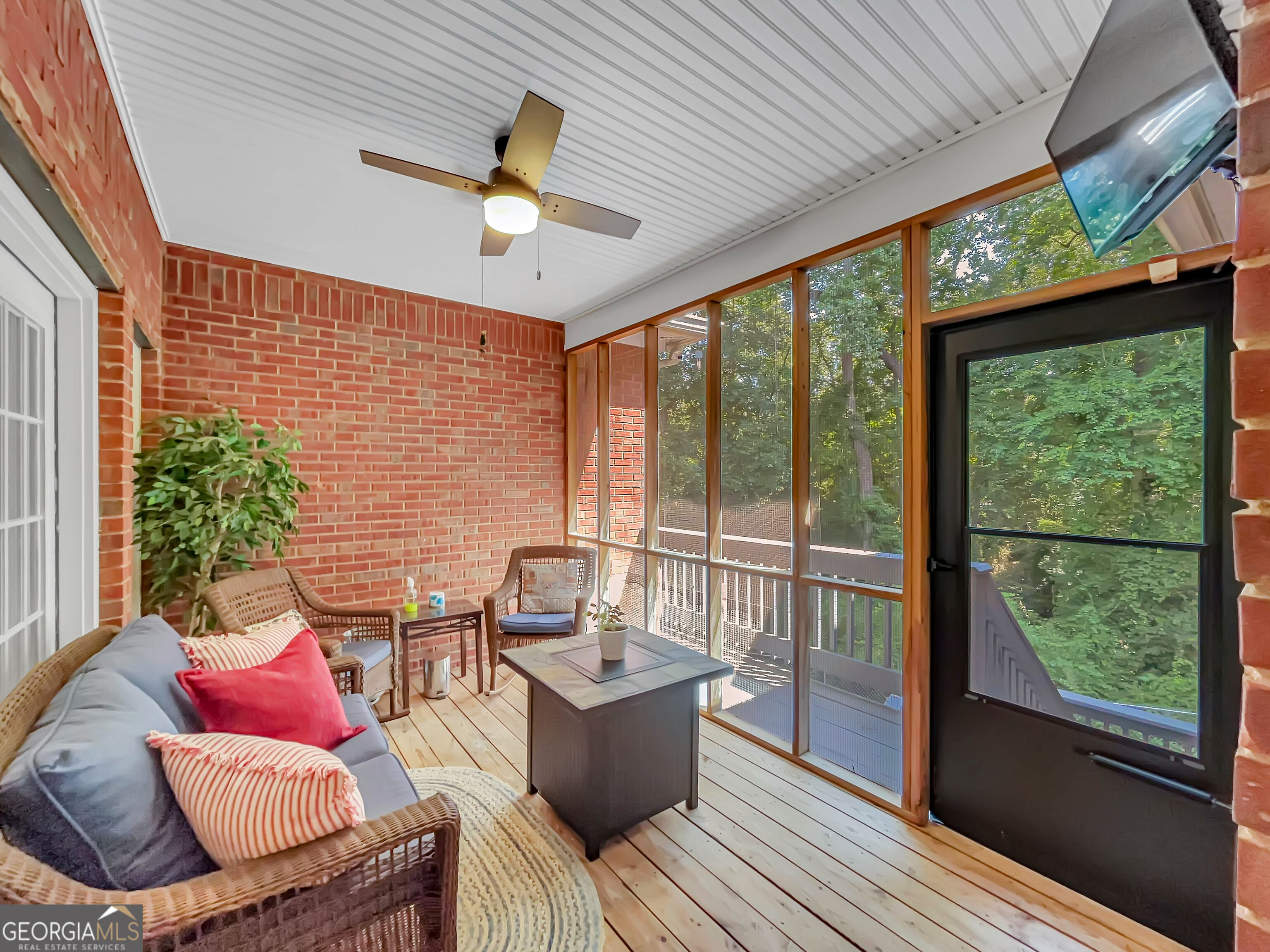 1071 Waterford Court Property Photo 37
