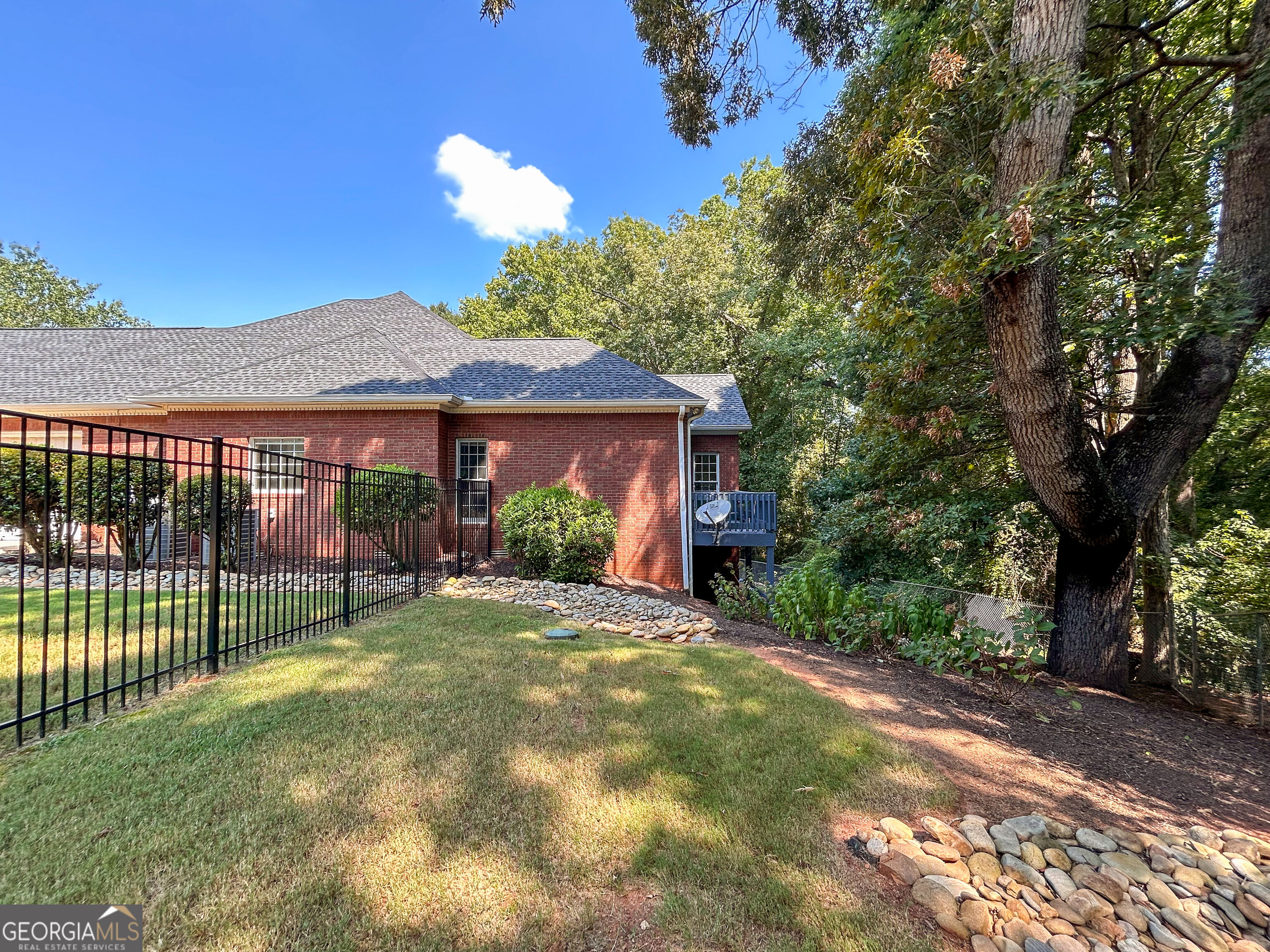 1071 Waterford Court Property Photo 43