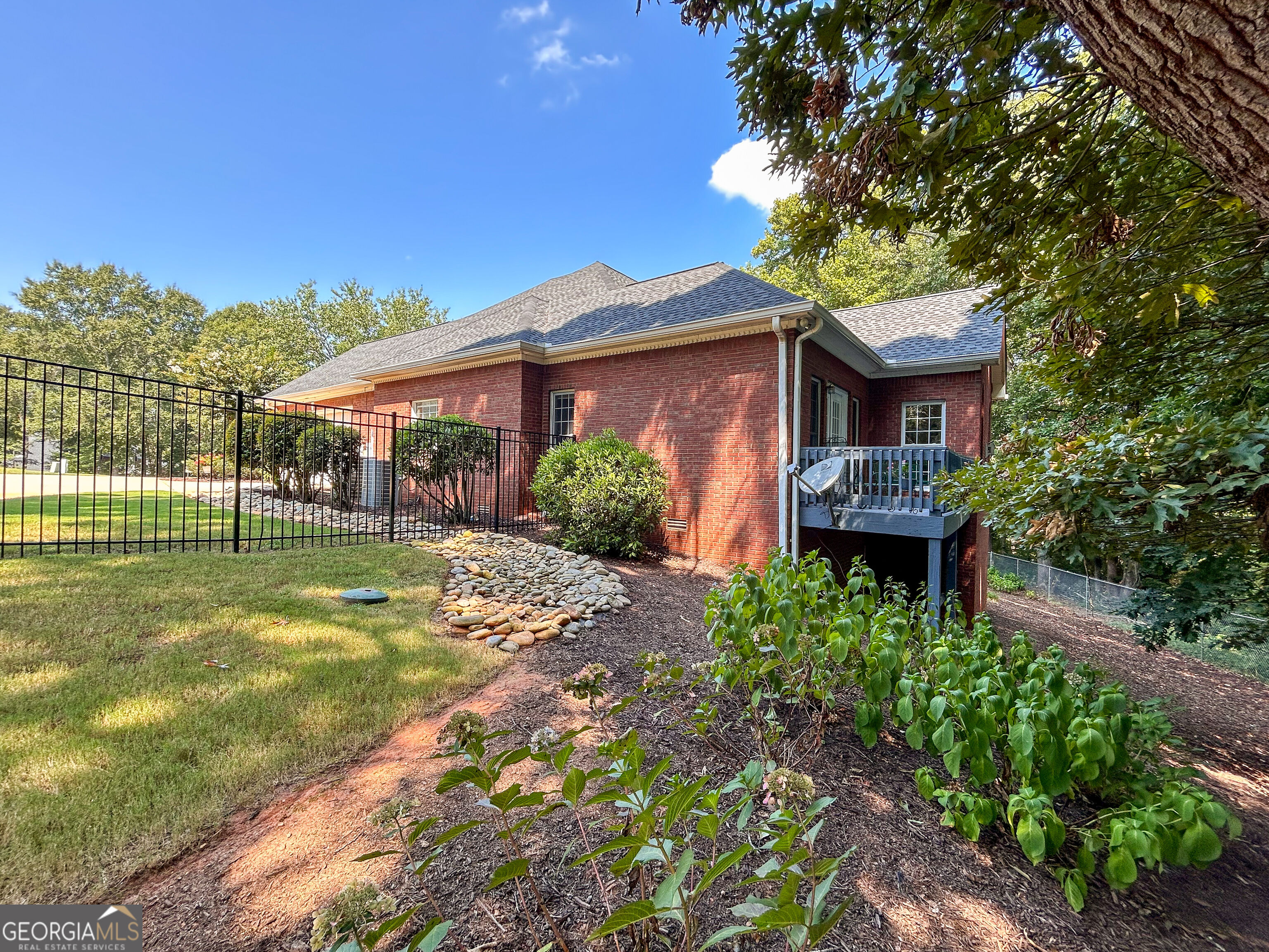 1071 Waterford Court Property Photo 44