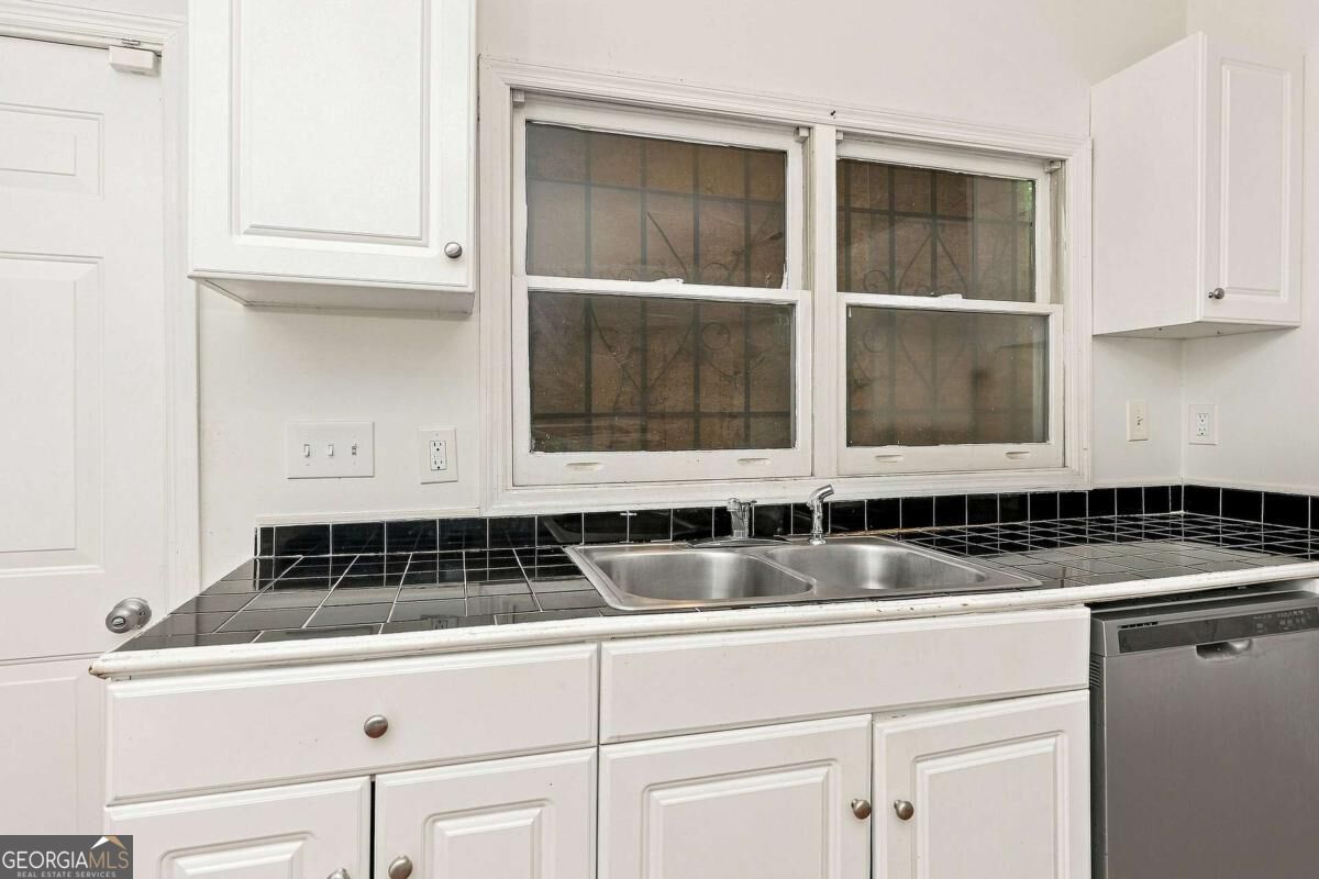 56 Vanira Avenue Se Property Photo 4