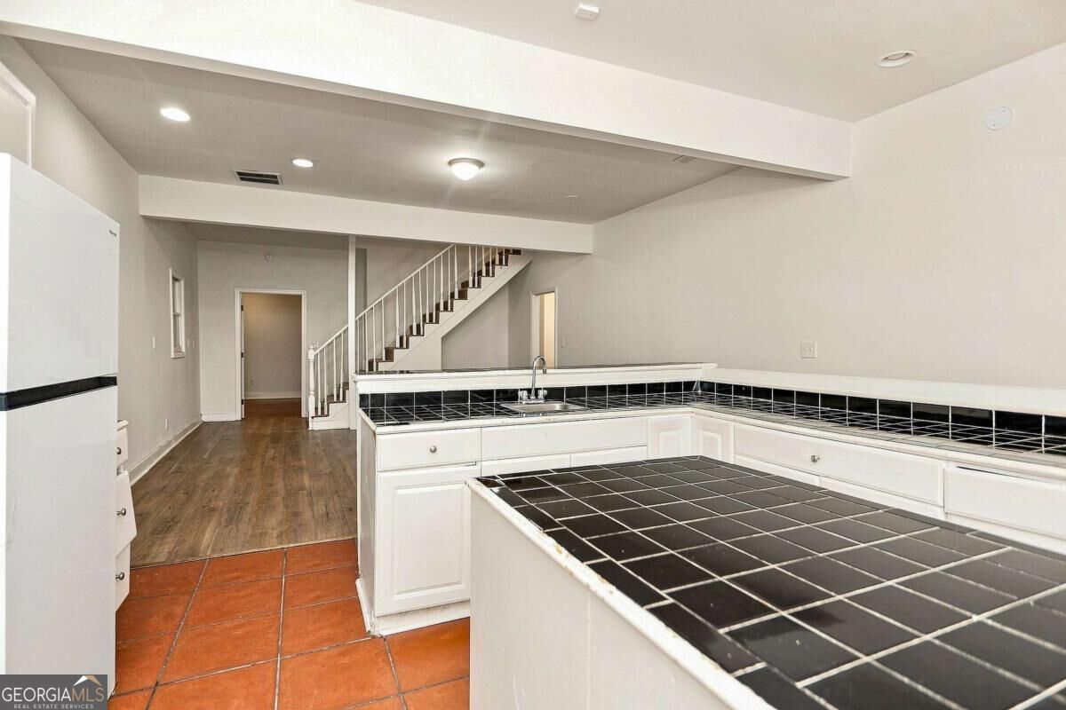 56 Vanira Avenue Se Property Photo 5