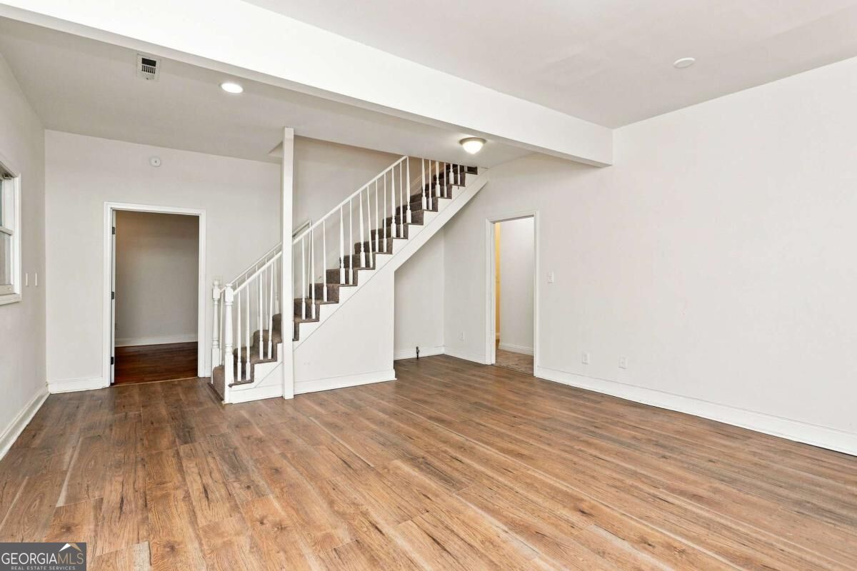 56 Vanira Avenue Se Property Photo 7