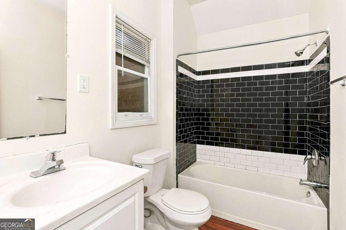 56 Vanira Avenue Se Property Photo 13