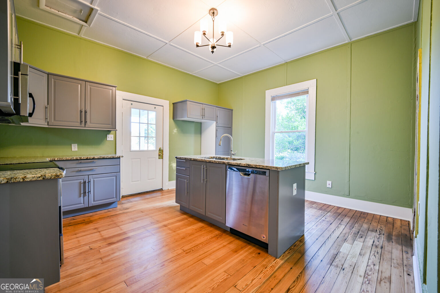 6 N Broad Street Property Photo 14