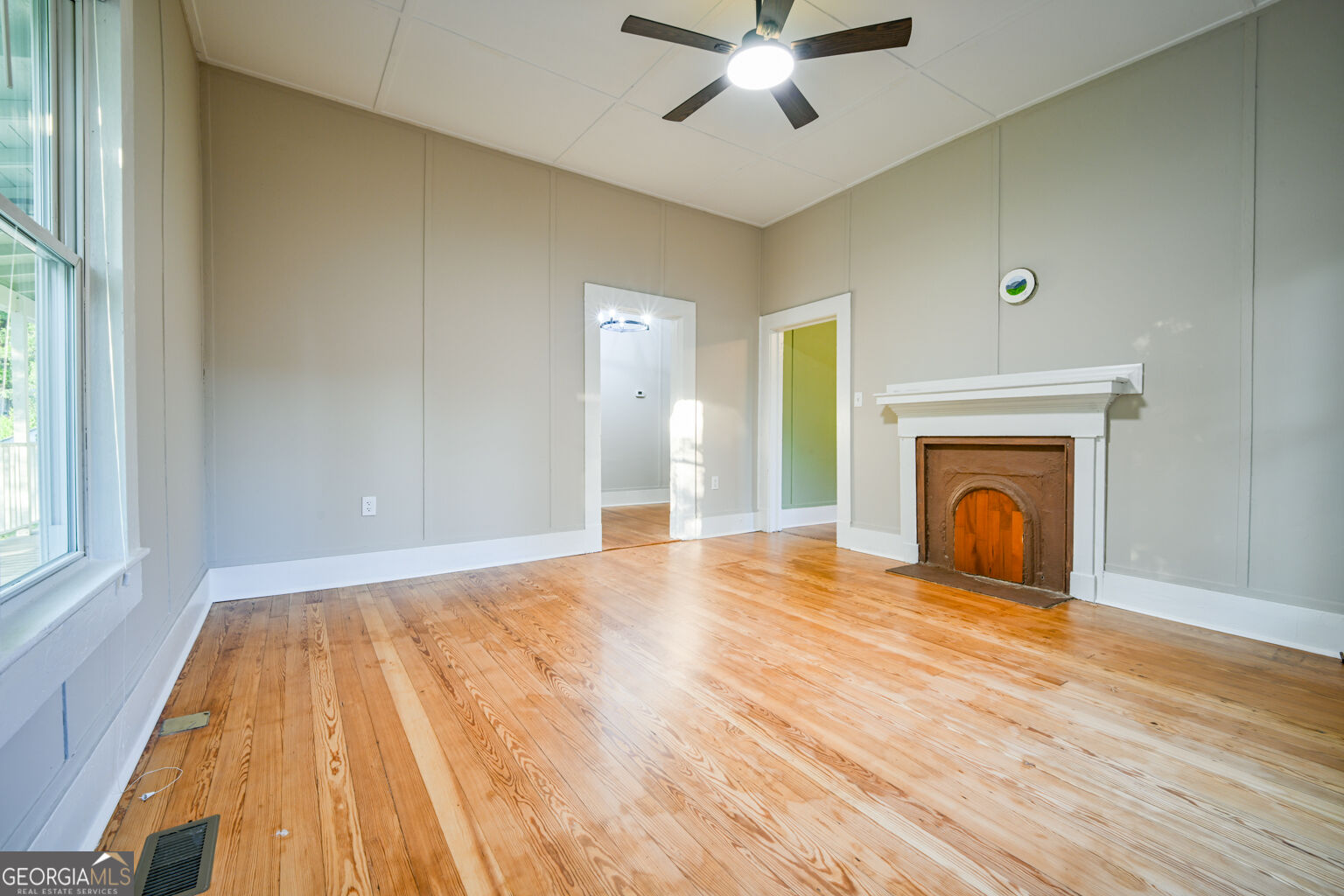 6 N Broad Street Property Photo 17