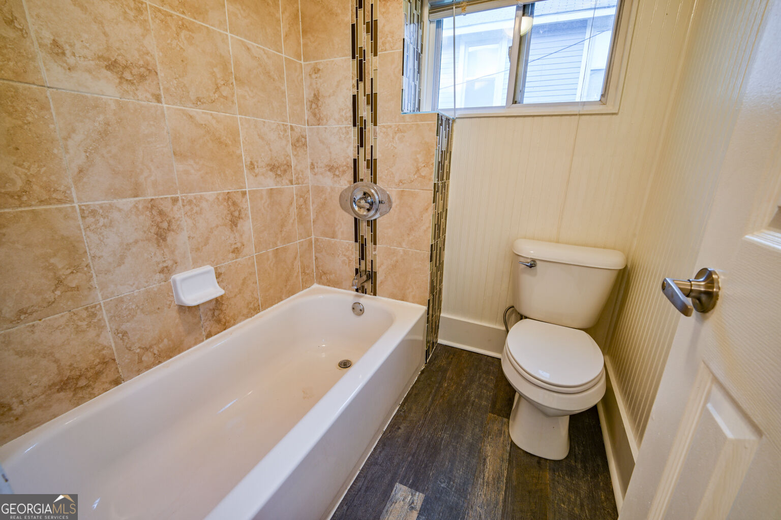 6 N Broad Street Property Photo 20
