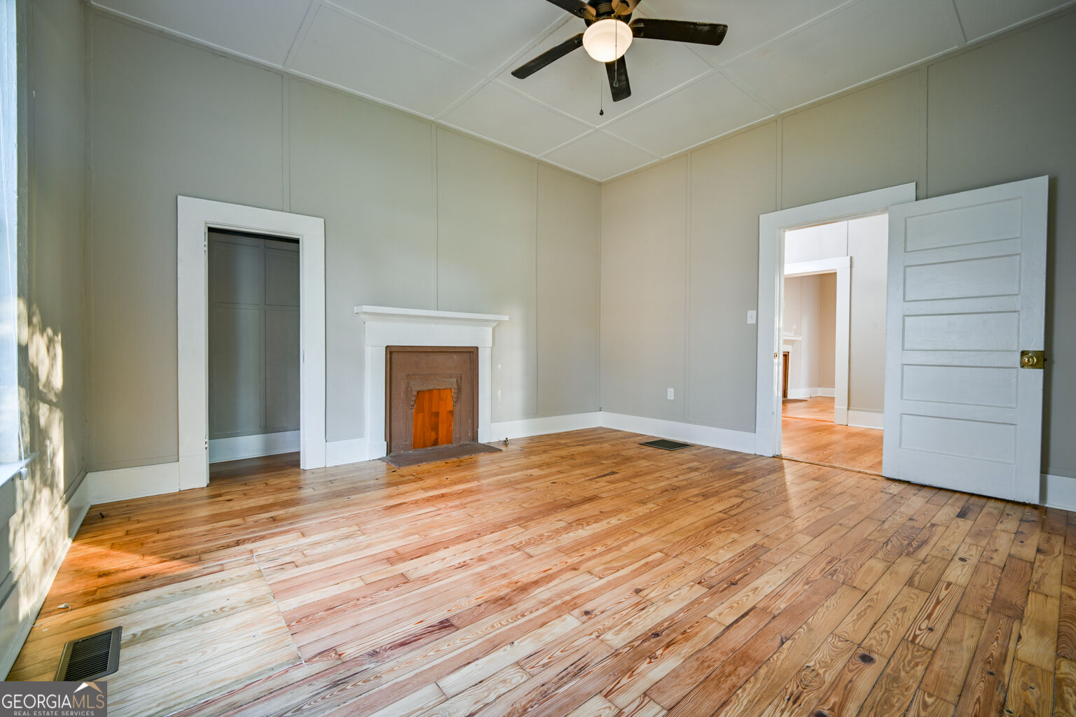 6 N Broad Street Property Photo 21