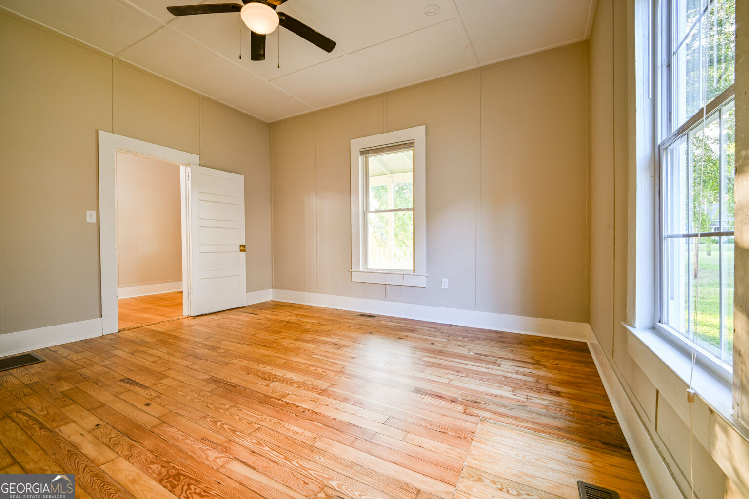 6 N Broad Street Property Photo 22