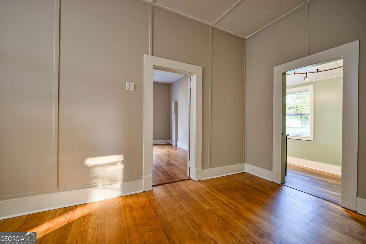 6 N Broad Street Property Photo 24
