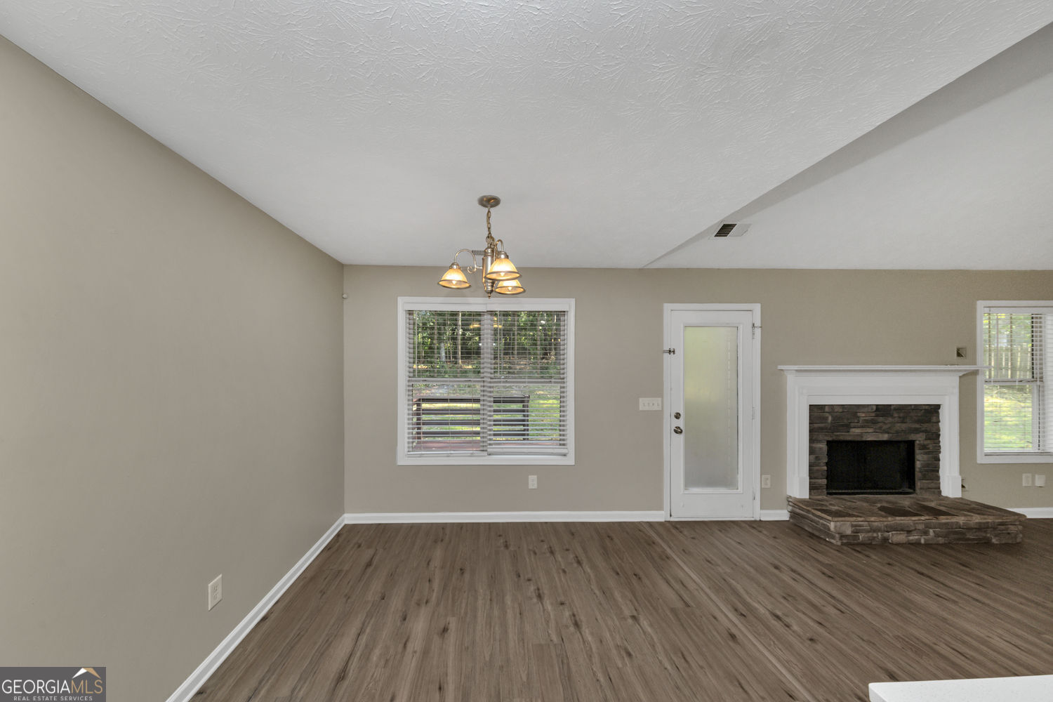 242 Elk Drive Property Photo 4