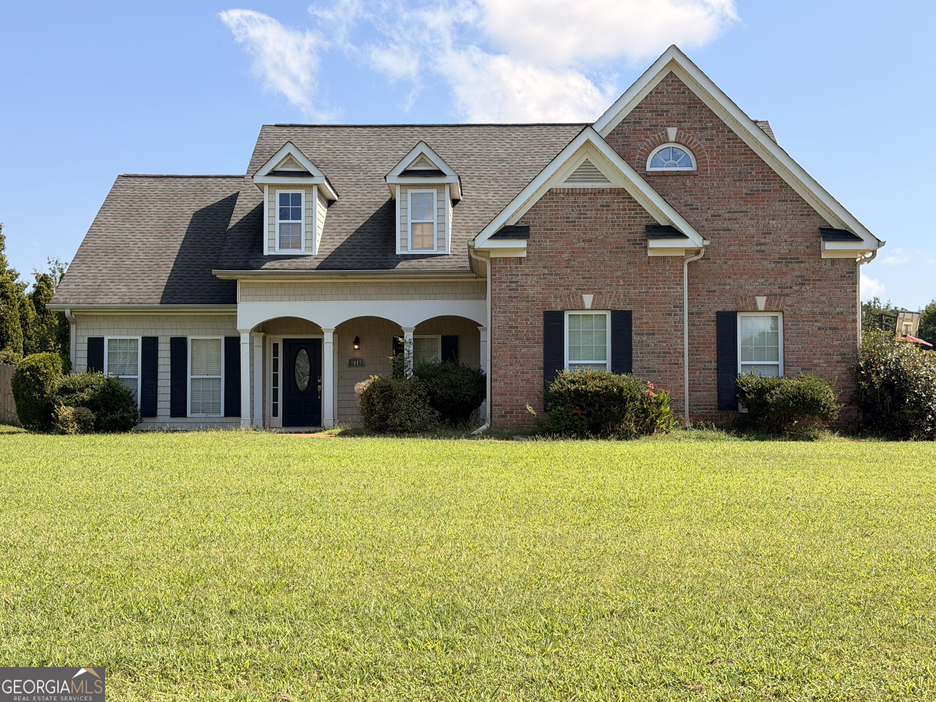 1014 Clover Leaf Drive Property Photo 1