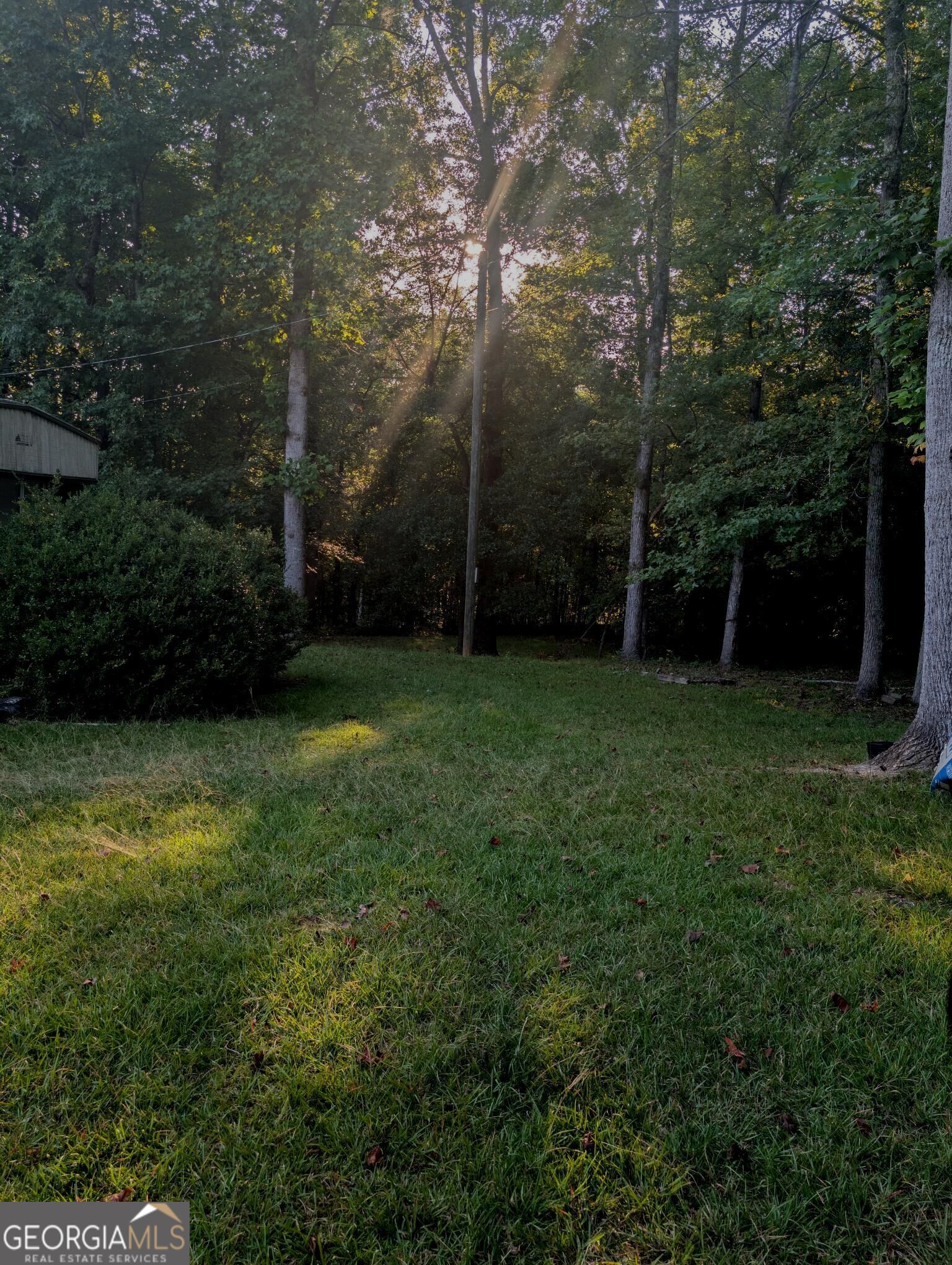 322 N Hicks Rd Property Photo 5