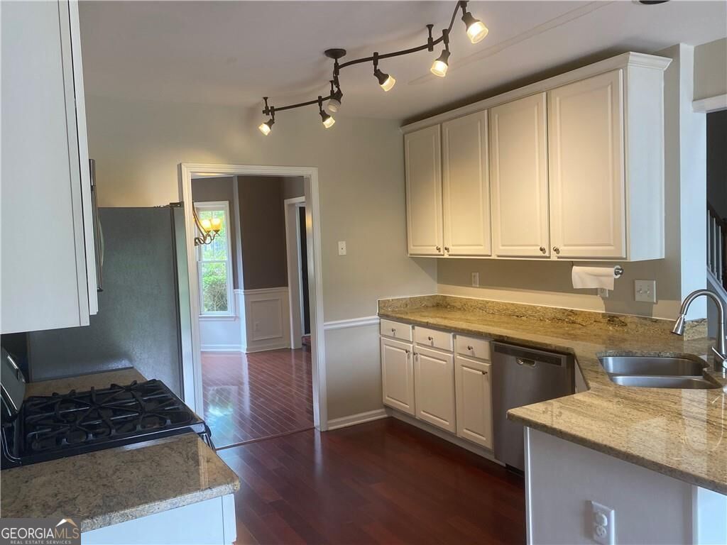 3470 Maple Terrace Drive Property Photo 6