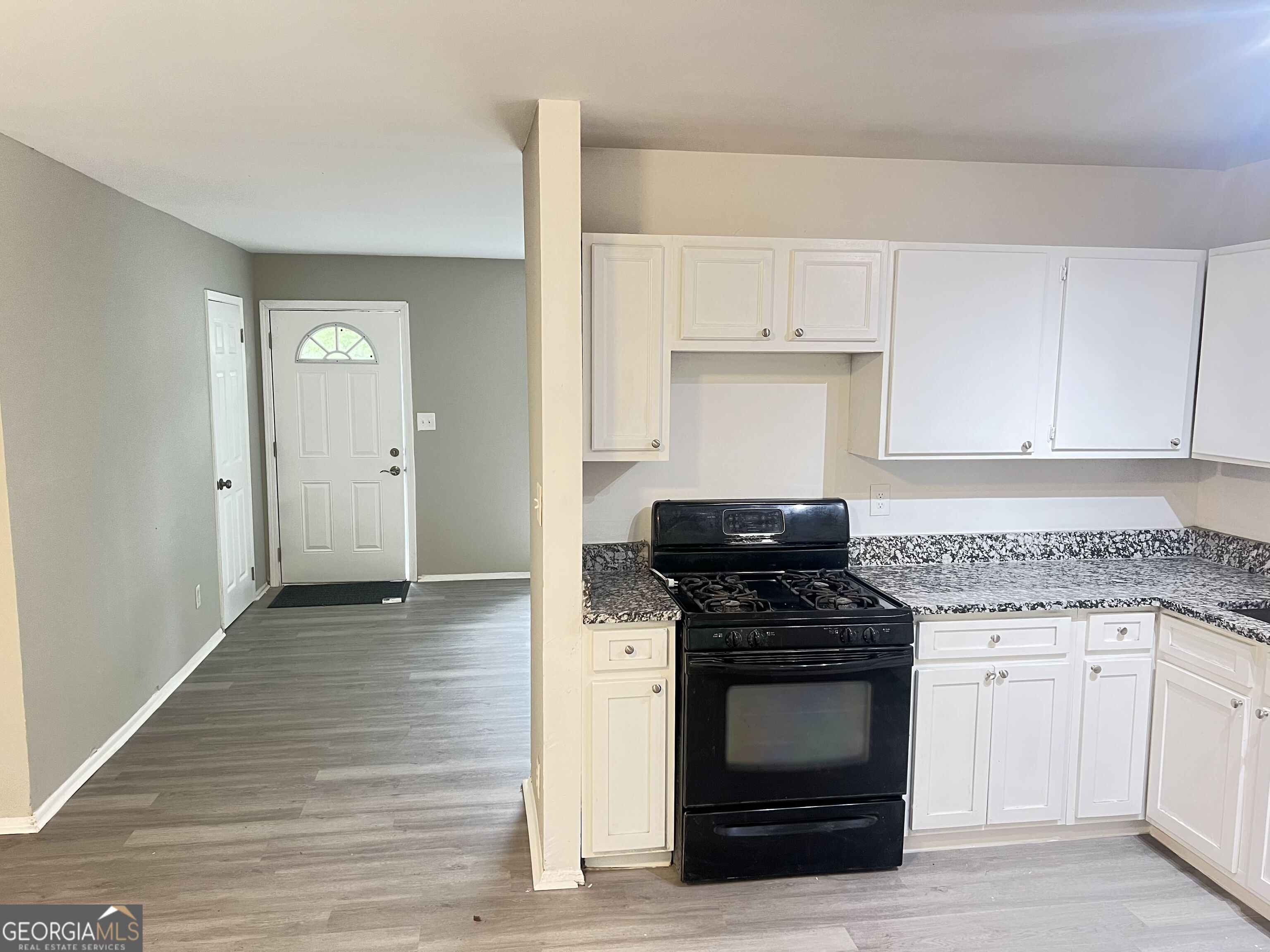 1259 Pineglen Drive Property Photo 2