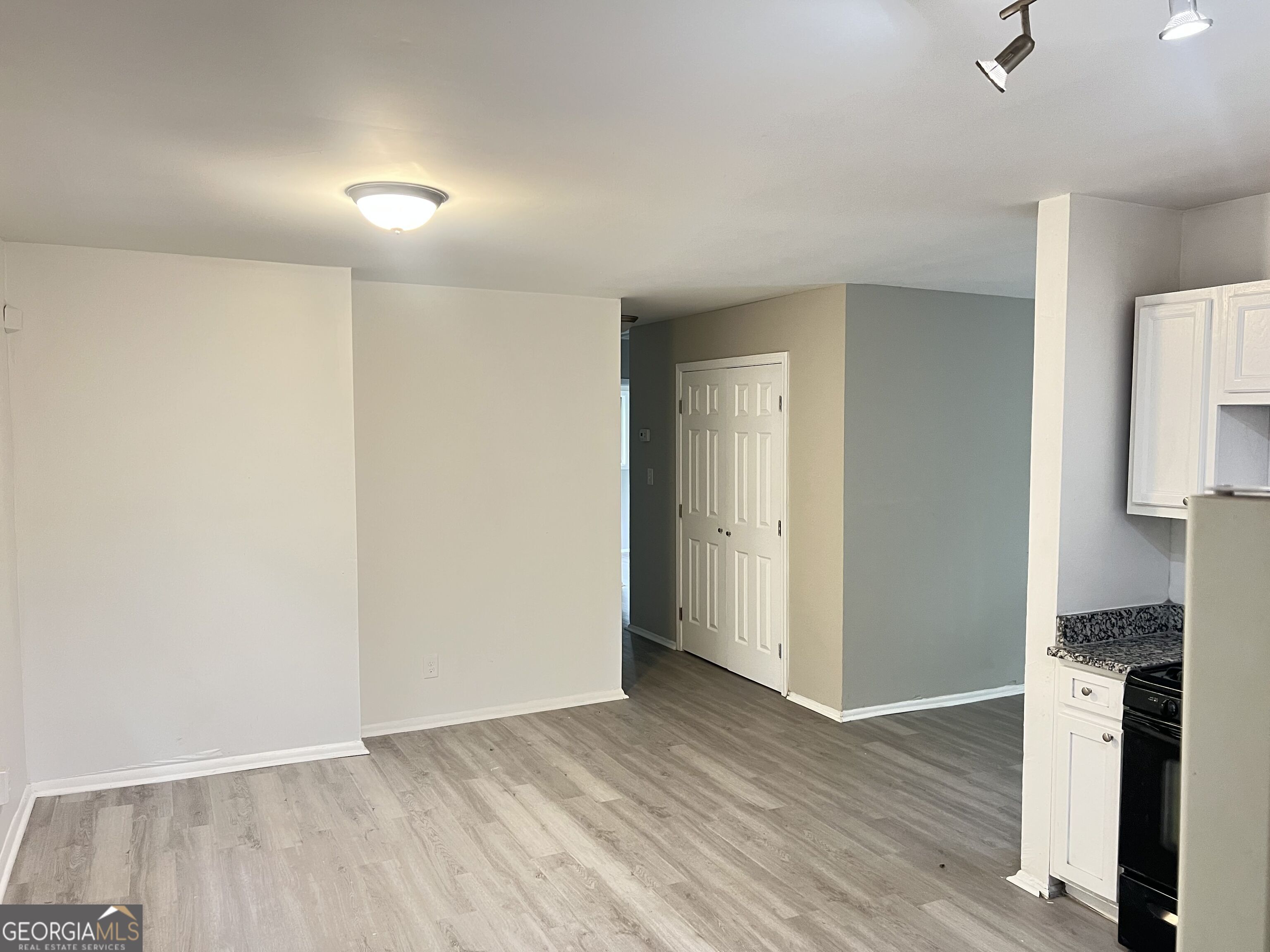 1259 Pineglen Drive Property Photo 4