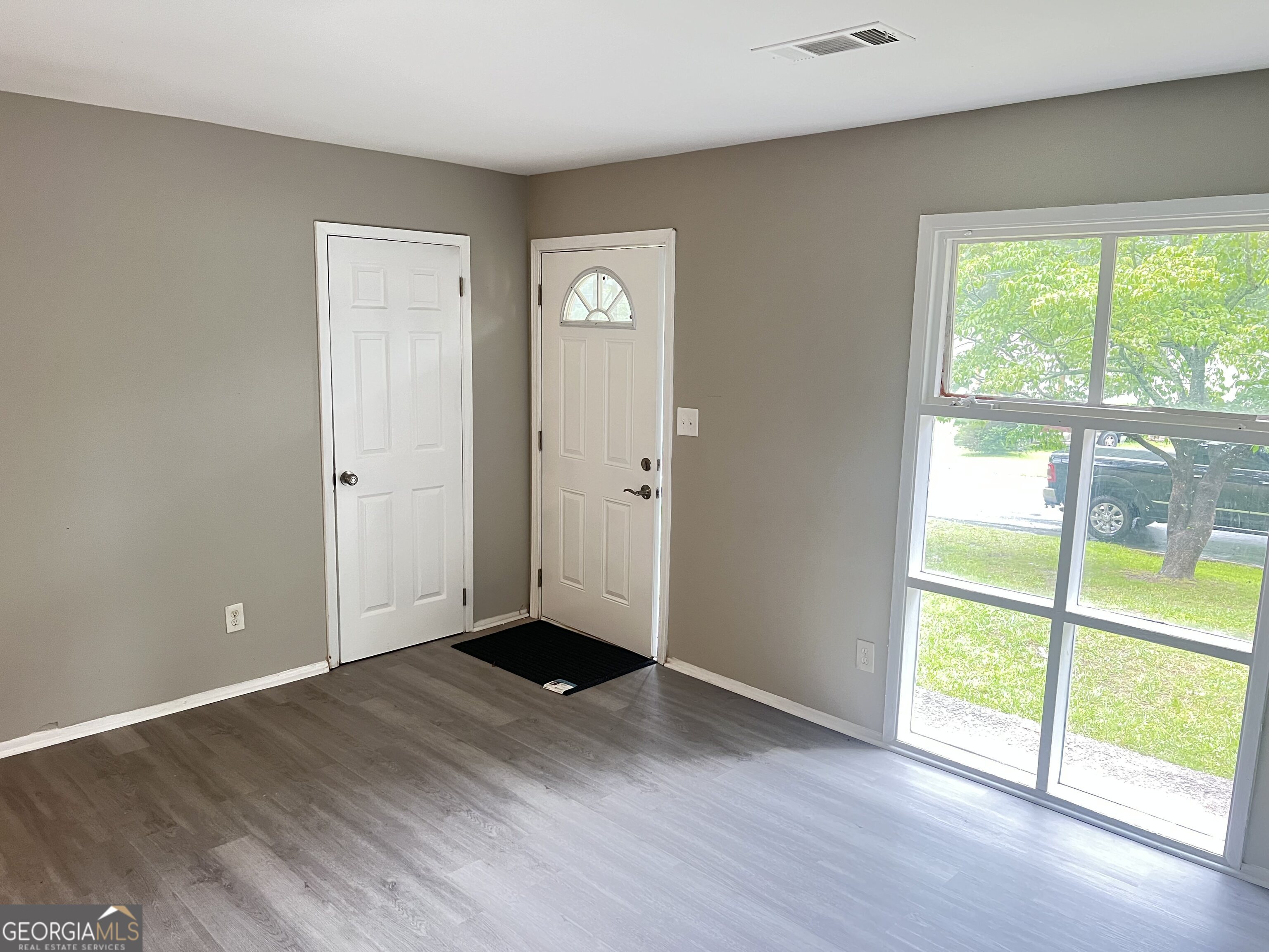 1259 Pineglen Drive Property Photo 5