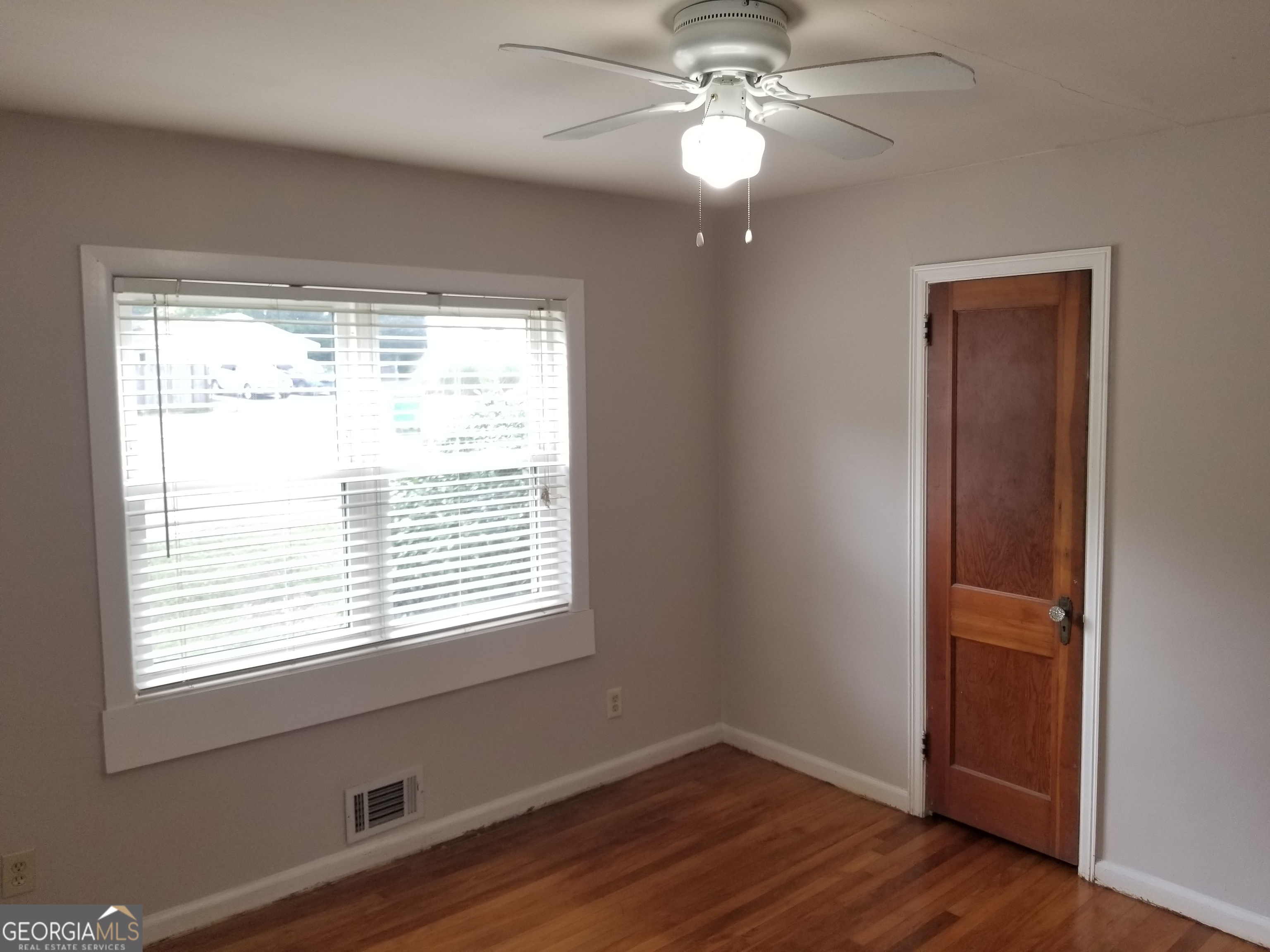 5066 Phillips Drive Property Photo 8