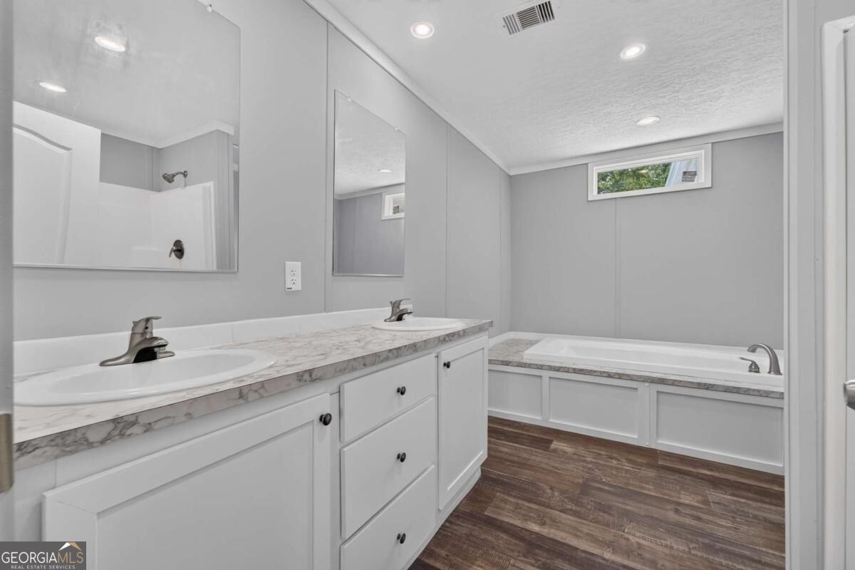 7485 Central Avenue Property Photo 10